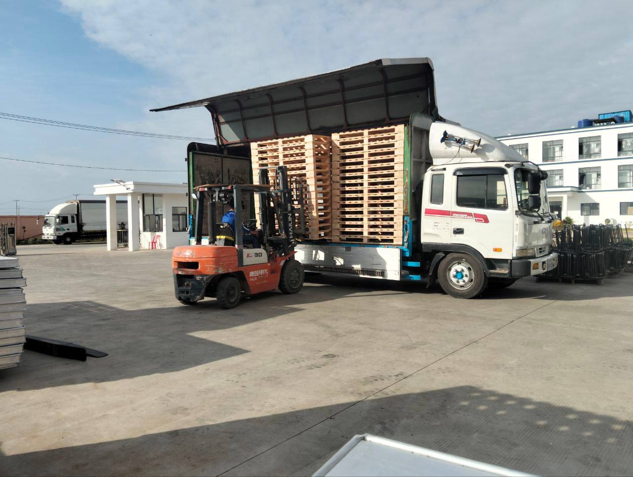 TRUCKING FEE(សេវាដឹក)​ 120$
