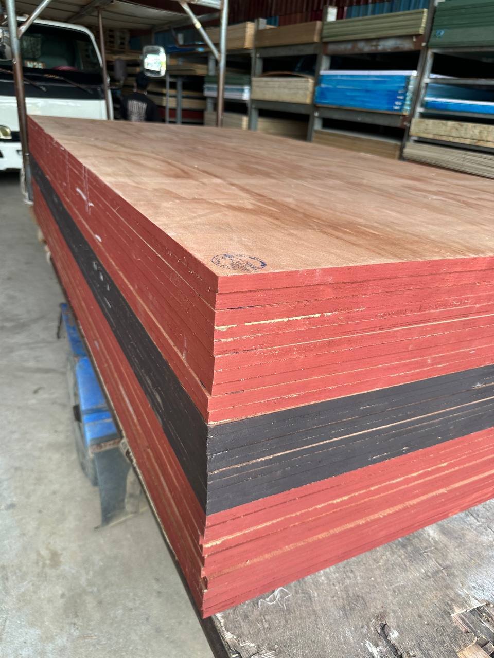GOAT PLYWOOD កុងផ្លាកេពពែរ  18L